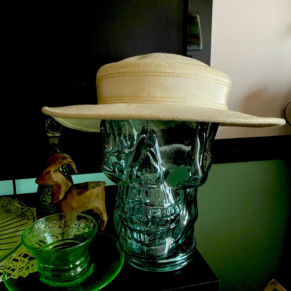 Vintage Cream Small Brim hat